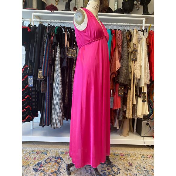vintage 1970s magenta nylon vanity fair nightgown 70s loungewear med disco pink - Picture 4 of 10